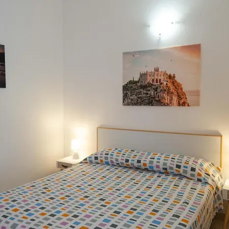 Hospes Guest House - Tropea بيت ضيافة
